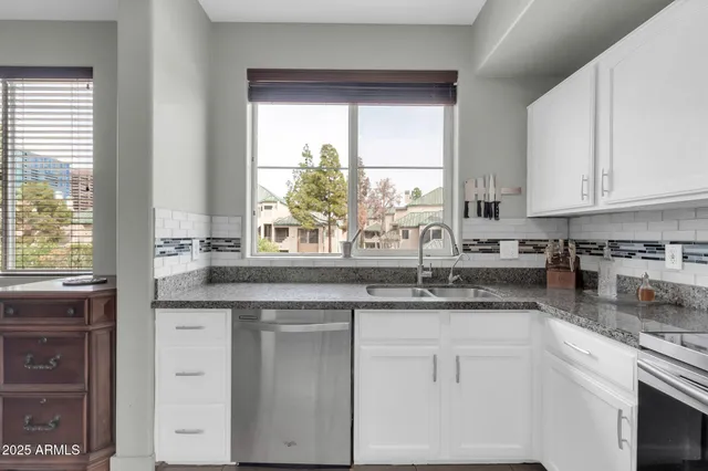 $410,000 | 706 East Washington Street, Unit 204, Phoenix, AZ 85034