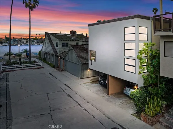 $2,398,500 | 64 59th Place, Long Beach, CA 90803