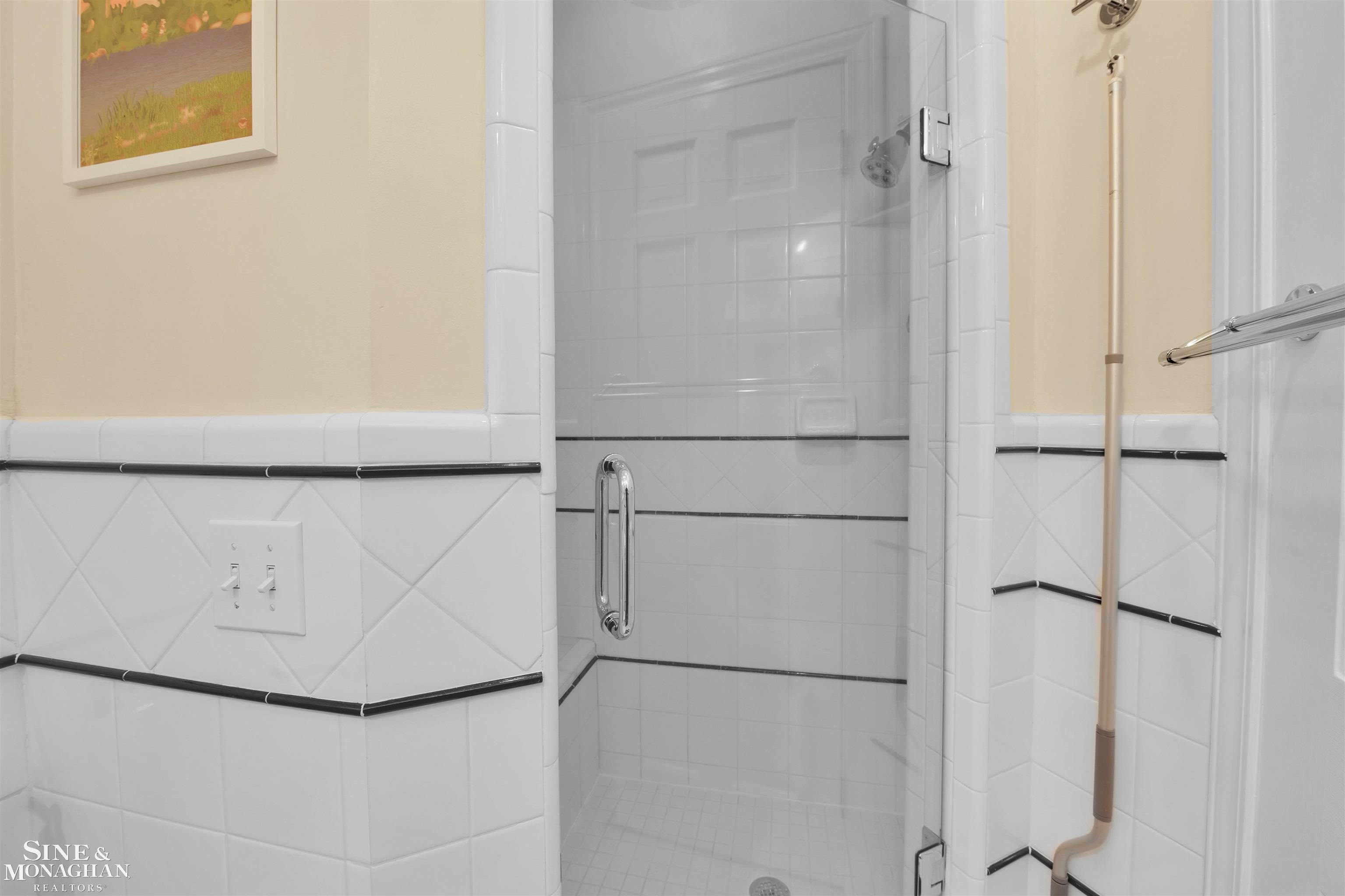 1144 Bedford Road Grosse Pointe, MI 48230 - Photo 21 of 37 50148088-bdc17cd3-d3fc-4c5a-8c44-e579c2ddabbd.JPG