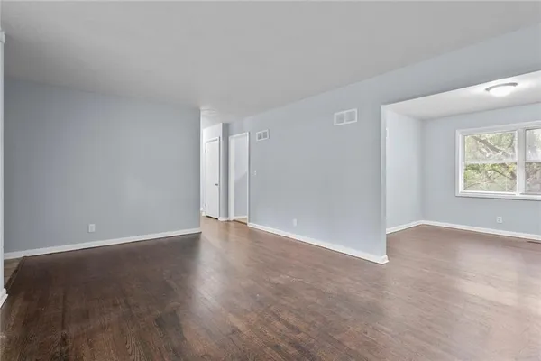 $210,000 | 6874 Sni A Bar Road, Kansas City, MO 64129