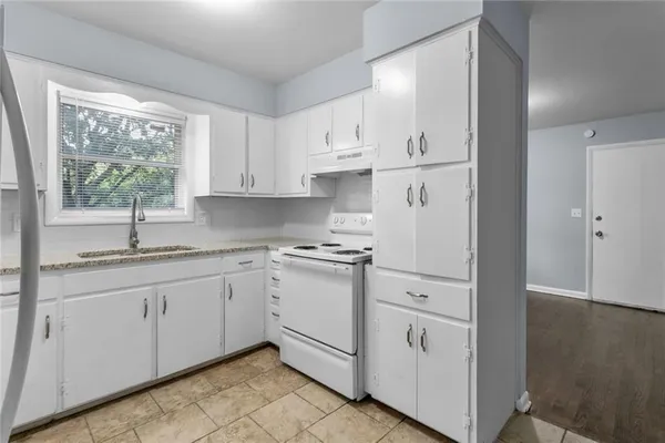 $210,000 | 6874 Sni A Bar Road, Kansas City, MO 64129