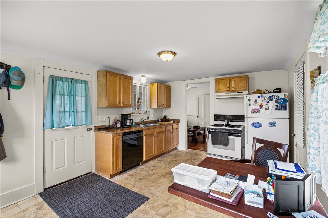 2165 5 Mile Line Road Penfield, NY 14526 - Photo 9 of 48