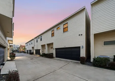 $349,000 | 118 North Hutcheson Street, Houston, TX 77003