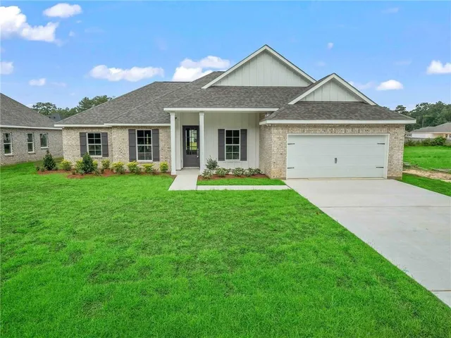 $399,900 | 72661 Robindale Drive, Covington, LA 70435