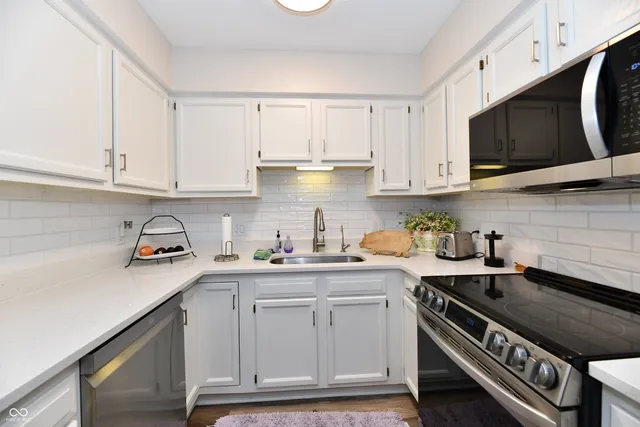 $240,000 | 5668 Misty Ridge Circle, Indianapolis, IN 46237