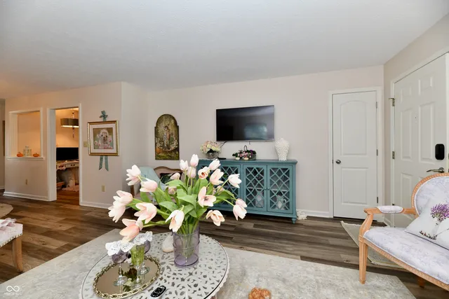 $240,000 | 5668 Misty Ridge Circle, Indianapolis, IN 46237