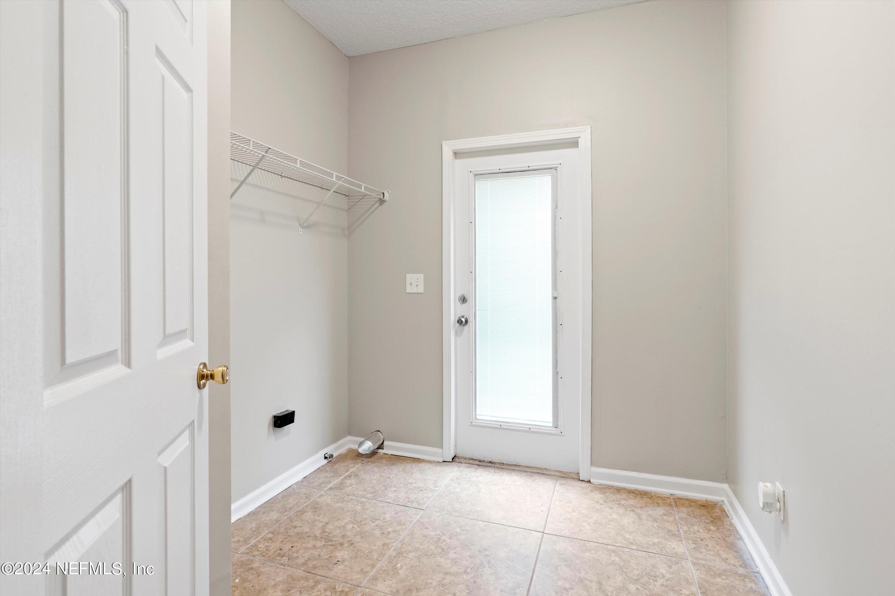 568 Spanish Wells Road Jacksonville, FL 32218 - Photo 14 of 35 14-Laundry