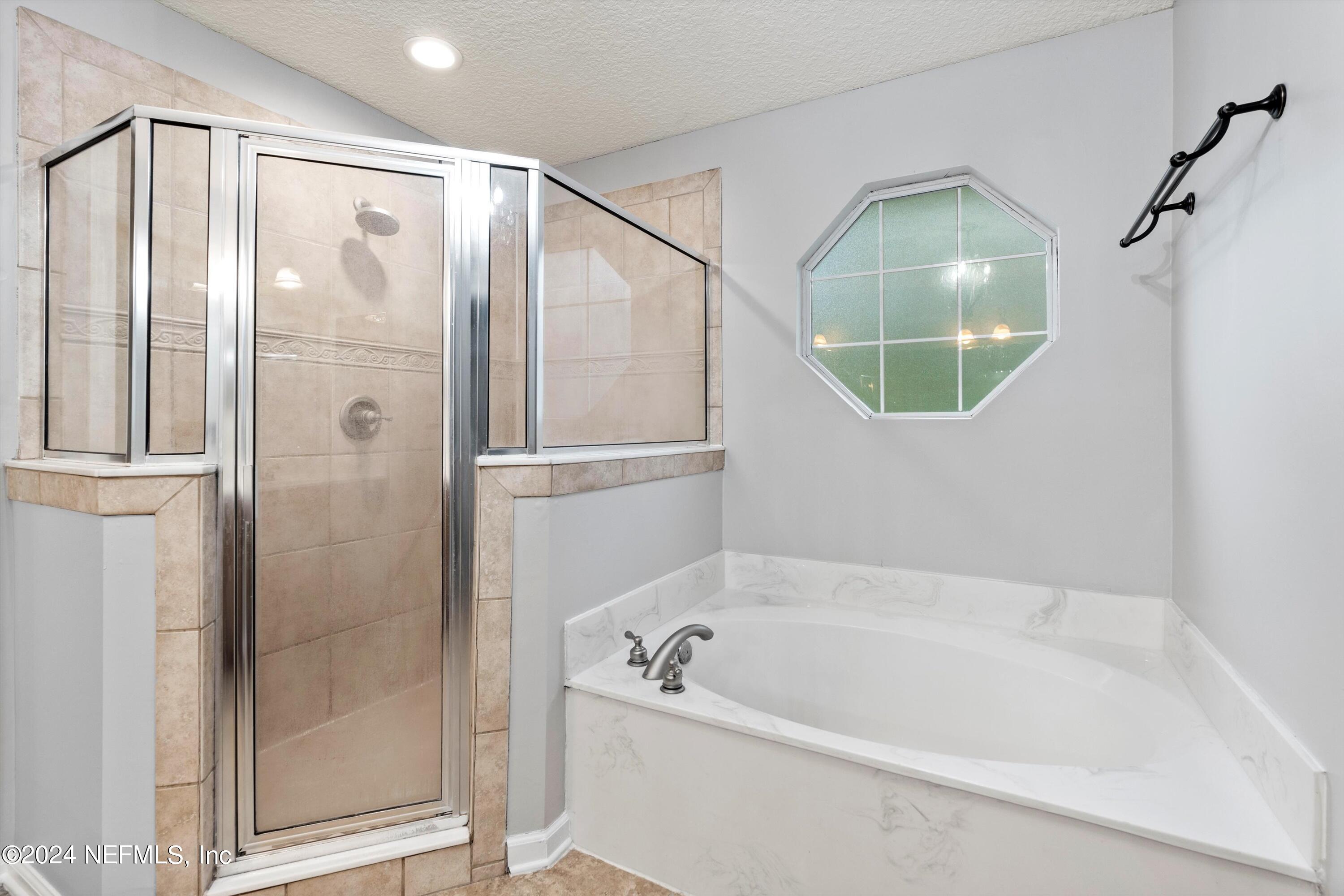 568 Spanish Wells Road Jacksonville, FL 32218 - Photo 19 of 35 19-Primary Bathroom