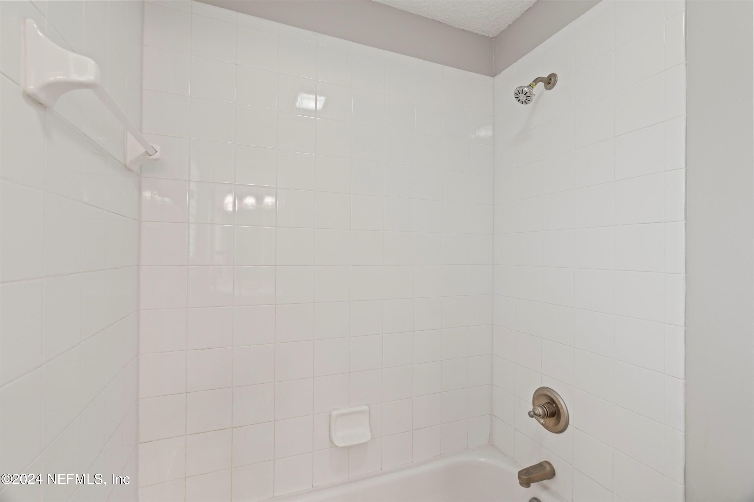 568 Spanish Wells Road Jacksonville, FL 32218 - Photo 27 of 35 27-Shower