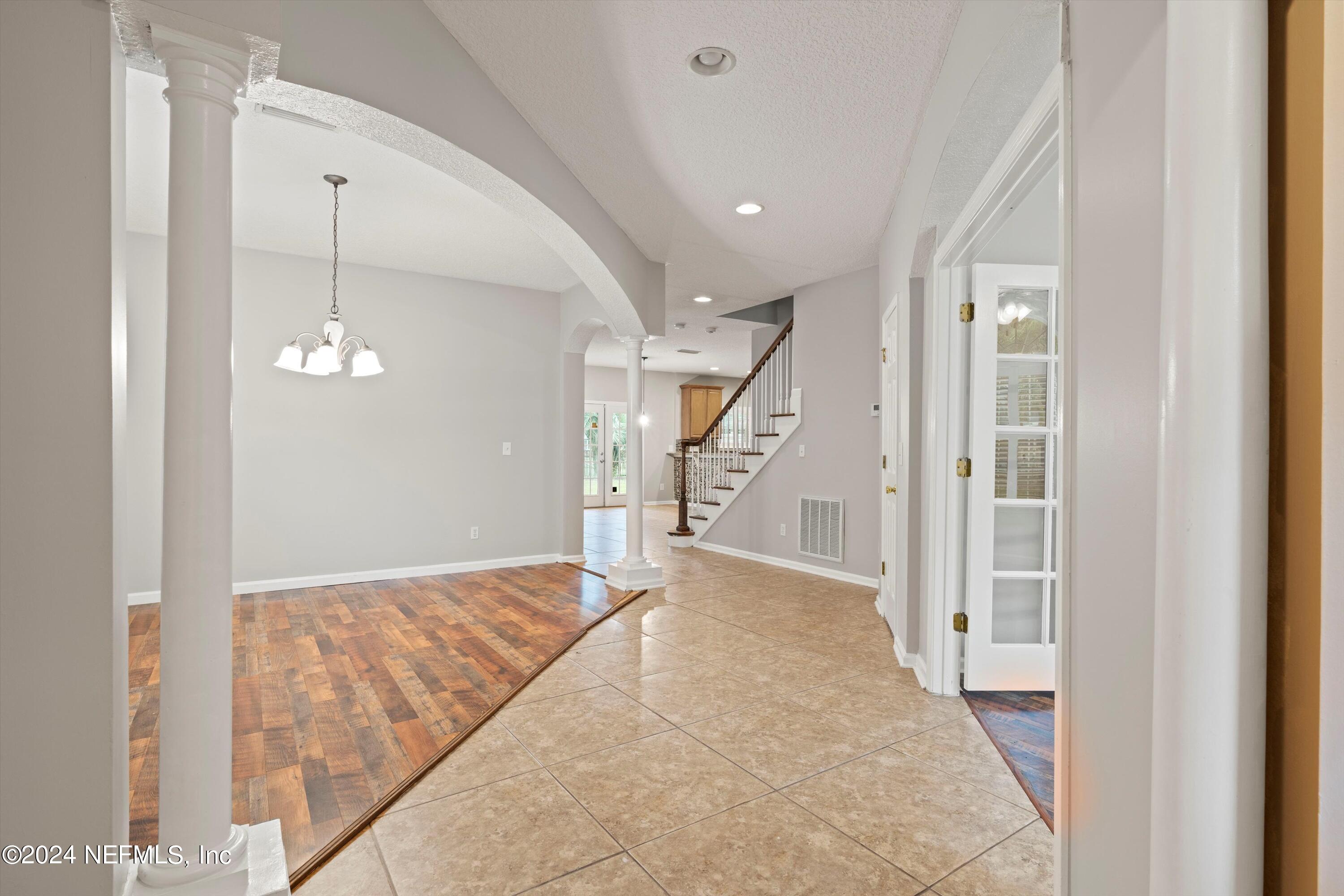 568 Spanish Wells Road Jacksonville, FL 32218 - Photo 3 of 35 03-Foyer