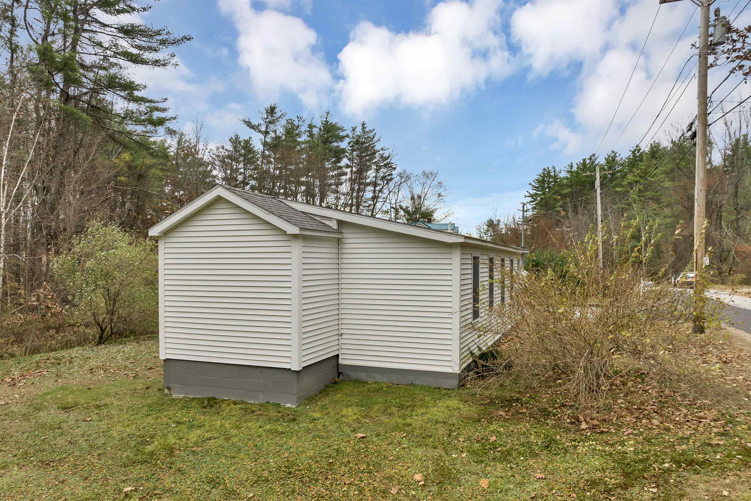 67 Varney Road Wolfeboro, NH 03894 - Photo 3 of 37