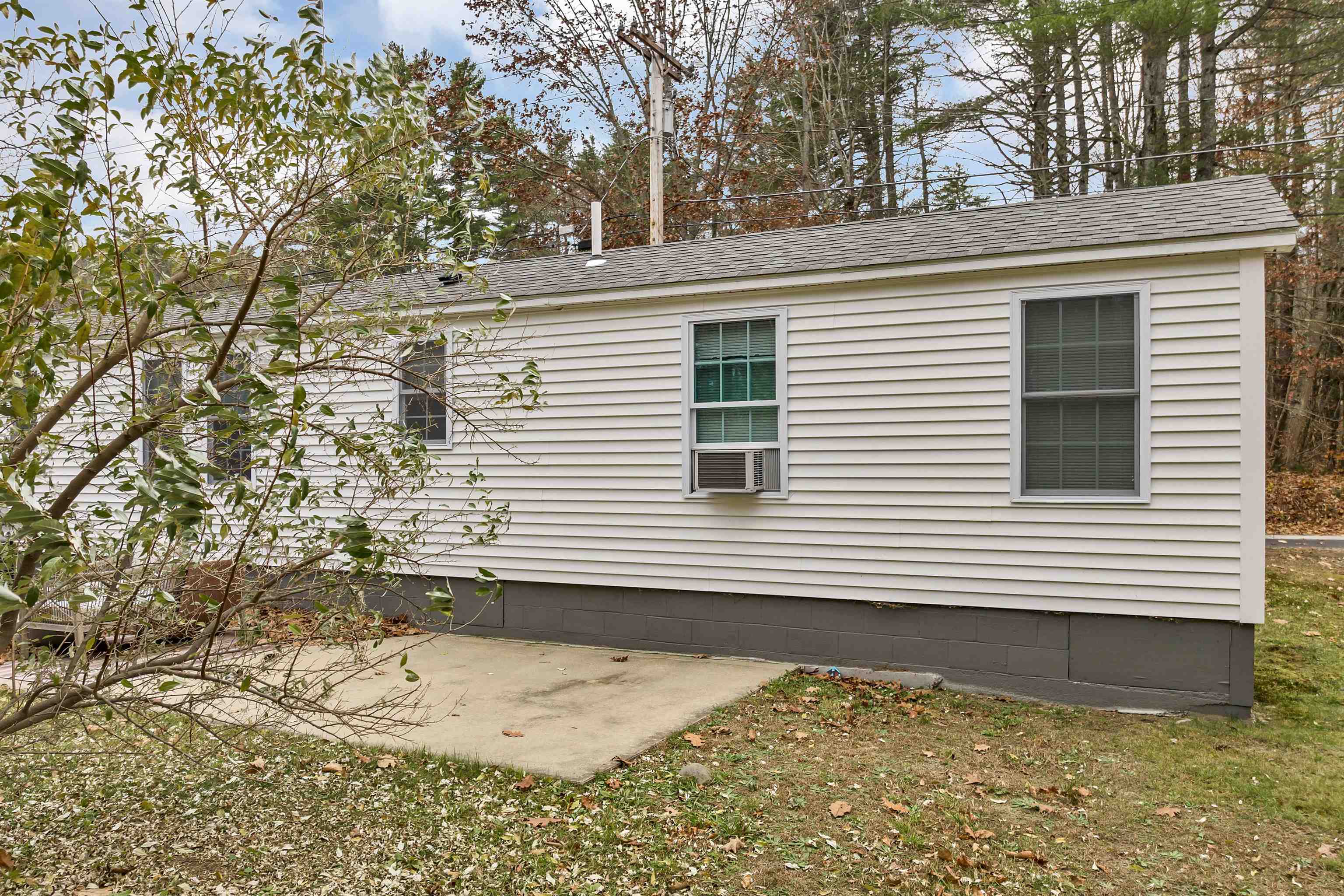 67 Varney Road Wolfeboro, NH 03894 - Photo 4 of 37