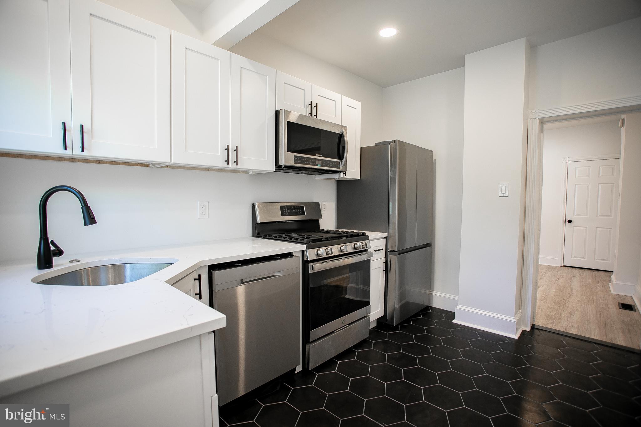 398 Ripka Street Philadelphia, PA 19128 - Photo 17 of 32