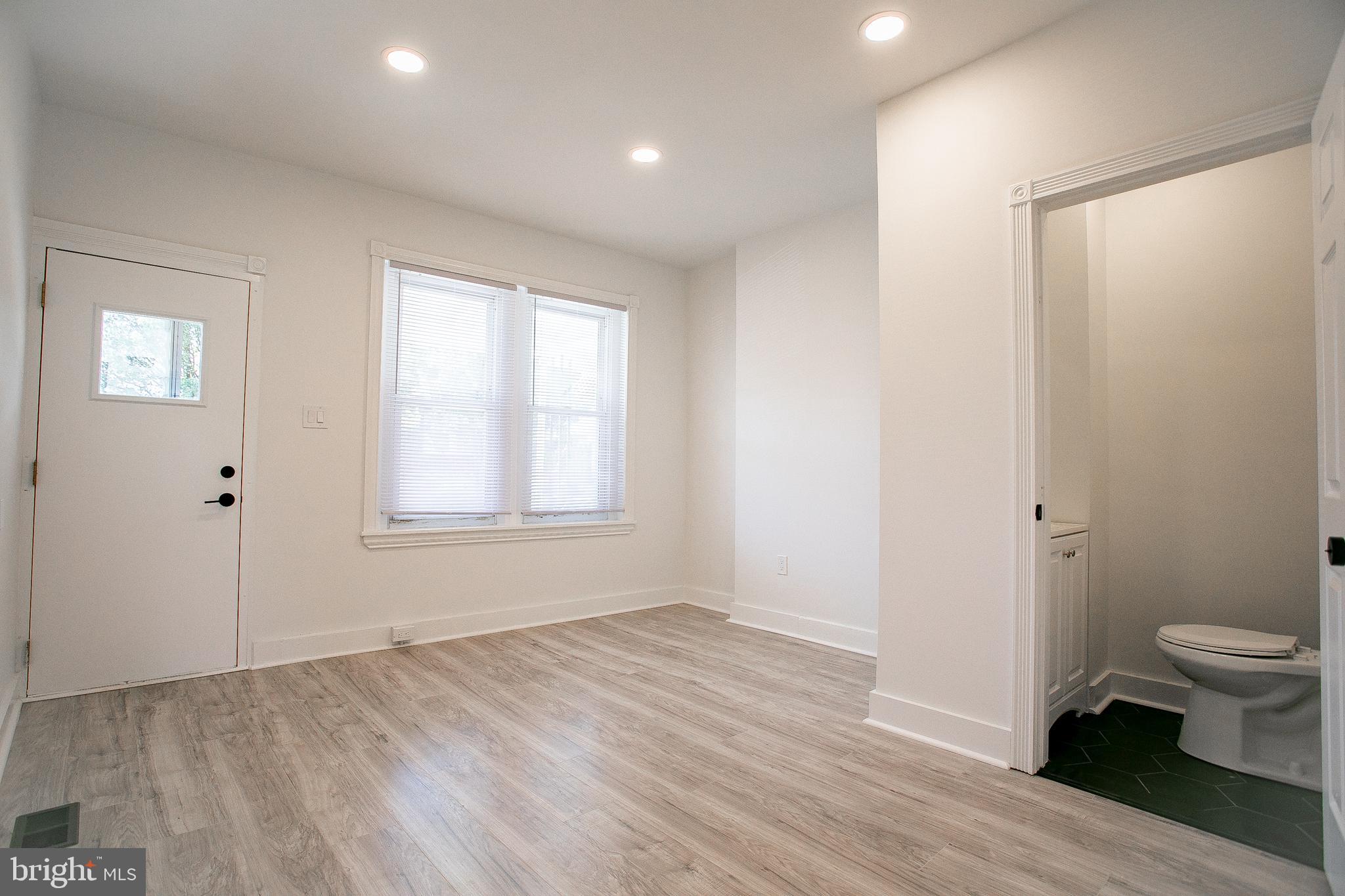 398 Ripka Street Philadelphia, PA 19128 - Photo 5 of 32
