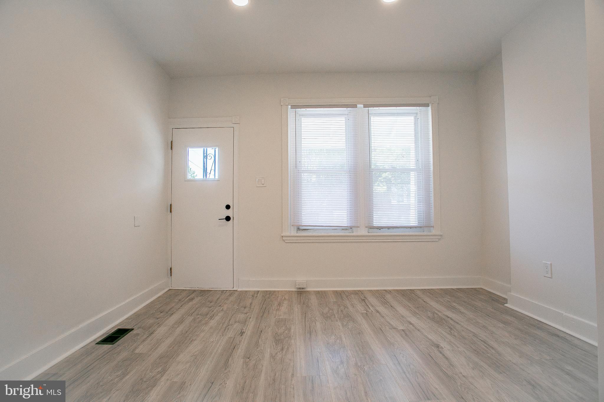 398 Ripka Street Philadelphia, PA 19128 - Photo 7 of 32