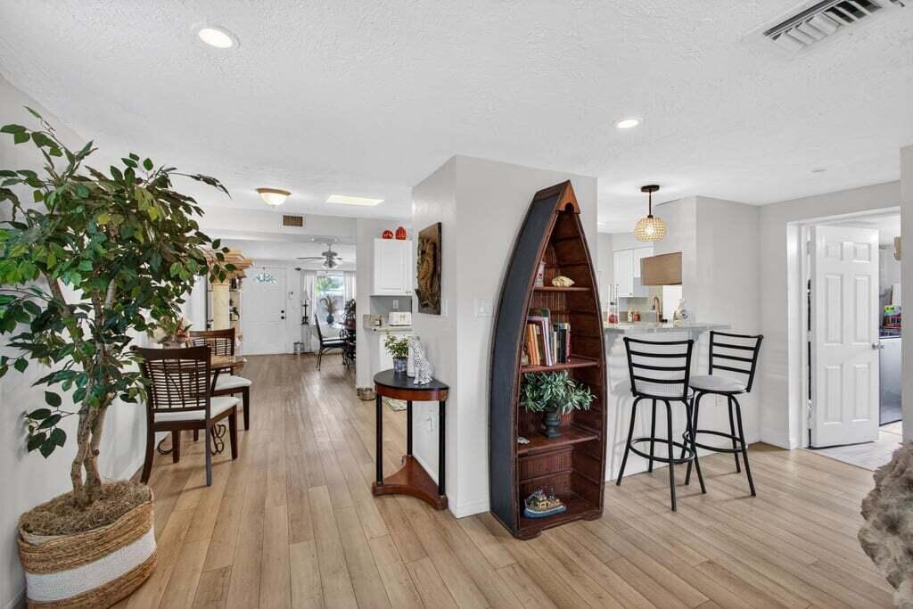 3740 Dunes Road Cabana Colony, FL 33410 - Photo 8 of 18 Living Room