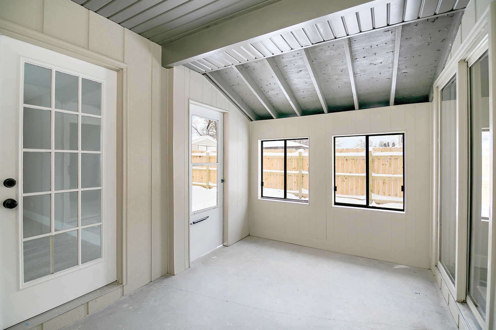 1623 East Street Lockport, IL 60441 - Photo 14 of 31 a view of an empty room with windows