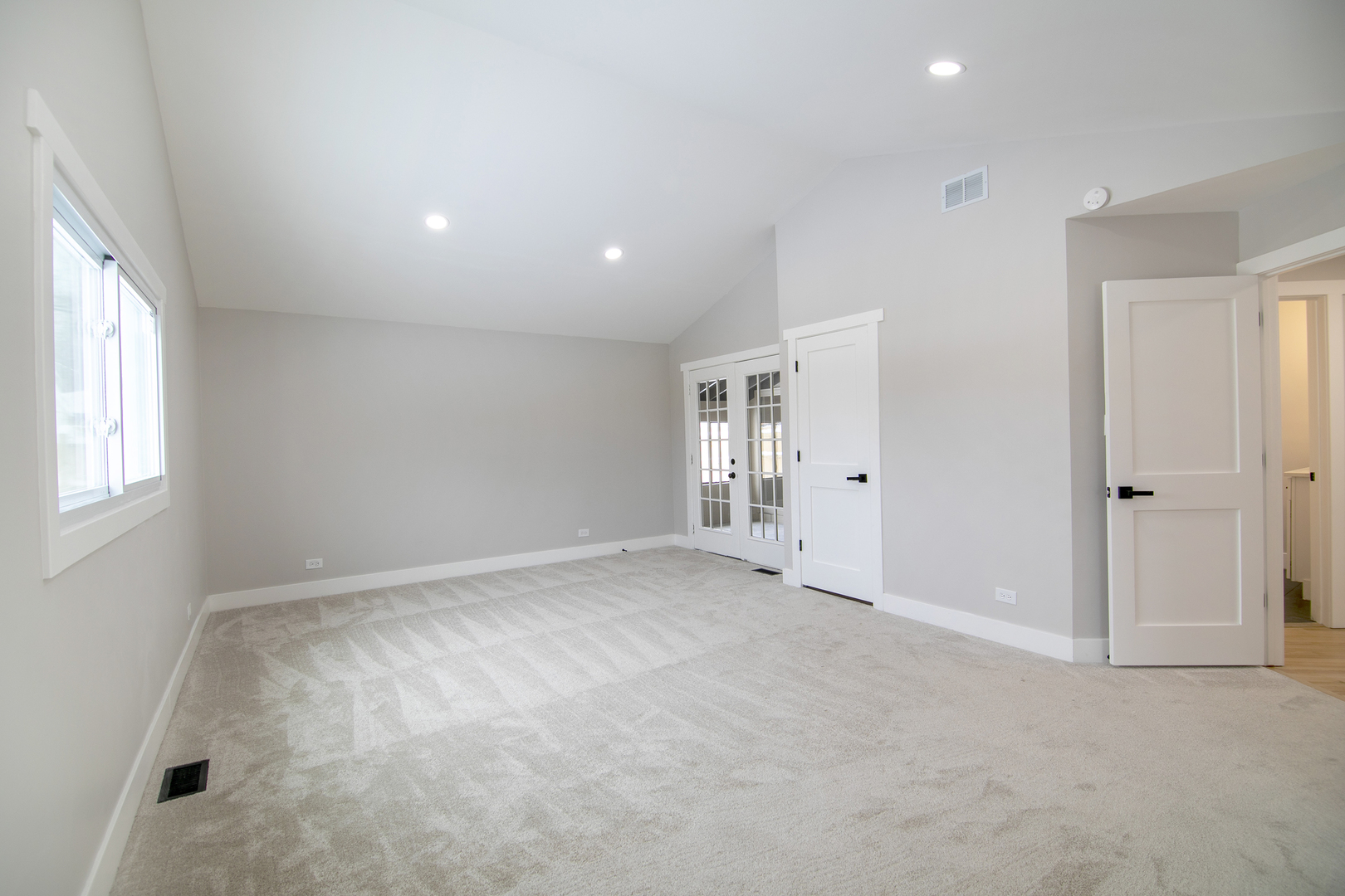 1623 East Street Lockport, IL 60441 - Photo 19 of 31 an empty room with windows and closet