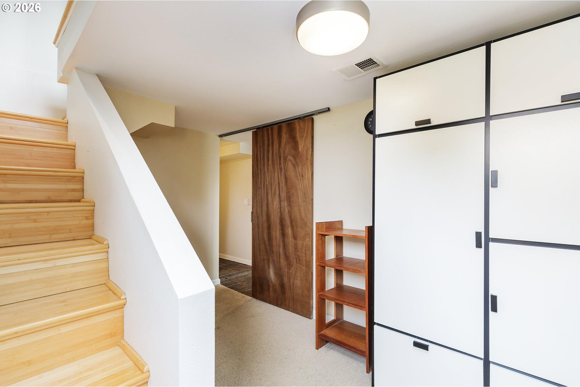 13975 Forsythe Road Oregon City, OR 97045 - Photo 25 of 40 Staircase