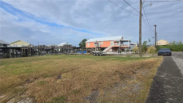 $89,900 | 6 Canary Island, St. Bernard, LA 70085