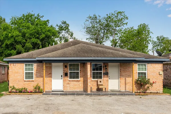 $300,000 | 3808 Cochran Street, Houston, TX 77009