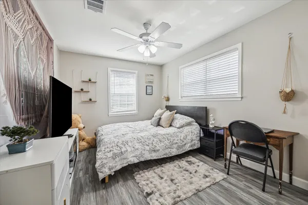 $300,000 | 3808 Cochran Street, Houston, TX 77009