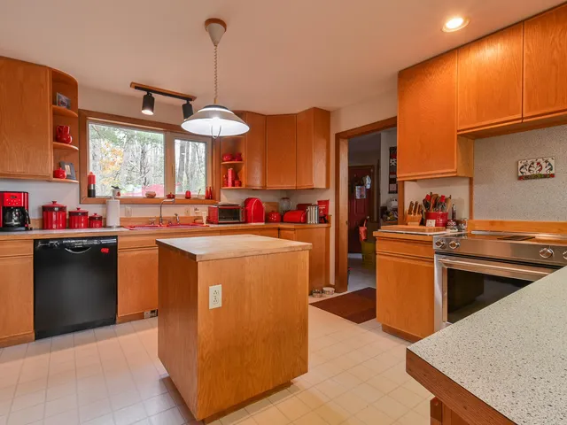 $1,700,000 | 71 Bay View Drive, Bar Harbor, ME 04609