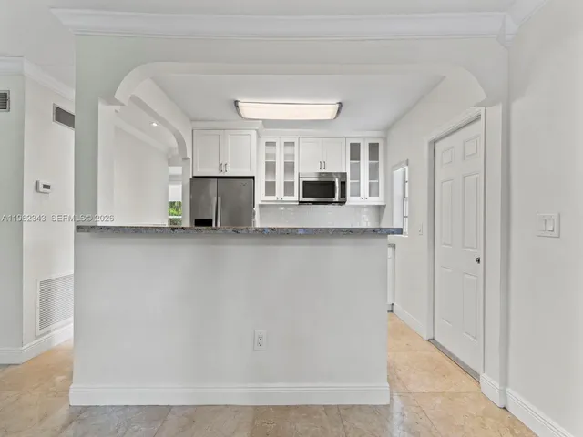 $5,500 | 5940 Southwest 47th Street, Miami, FL 33155