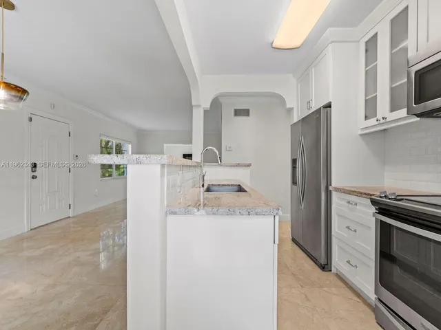 $5,500 | 5940 Southwest 47th Street, Miami, FL 33155