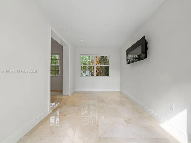 $5,500 | 5940 Southwest 47th Street, Miami, FL 33155