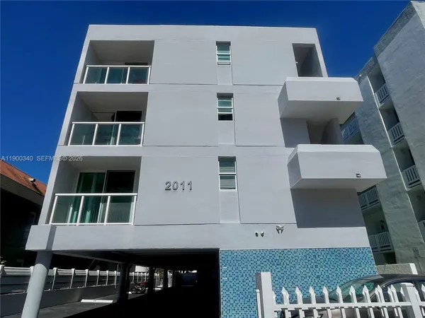 $1,975 | 2011 Bay Drive, Unit 1, Miami Beach, FL 33141