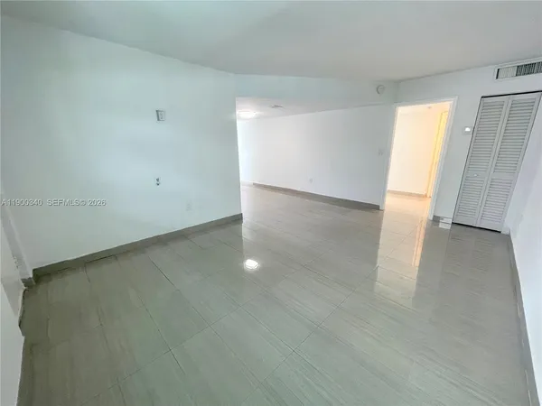 $1,975 | 2011 Bay Drive, Unit 1, Miami Beach, FL 33141