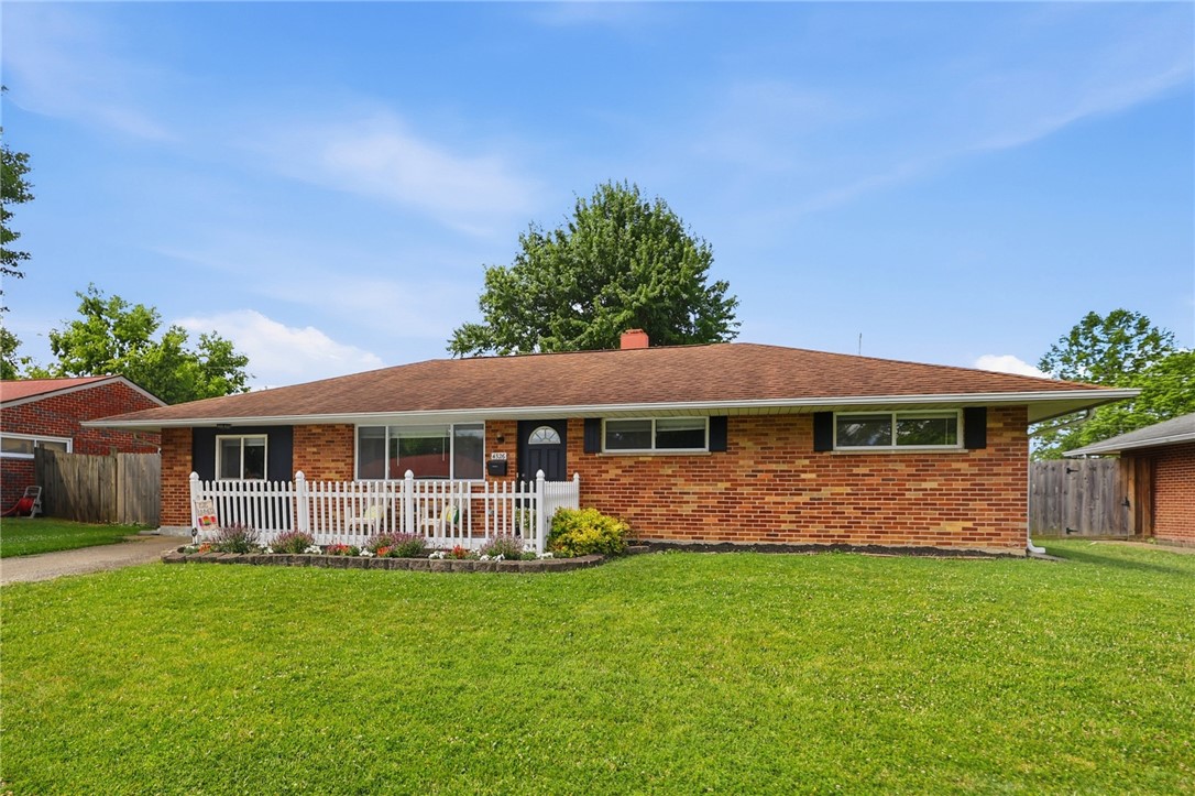 4326 Kitridge Road Huber Heights, OH 45424 - Photo 2 of 32