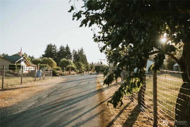 $1,275,000 | 4004 50th St Court East, Tacoma, WA 98443