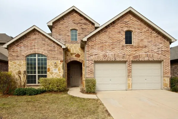 $2,800 | 404 Hummingbird Drive, Little Elm, TX 75068