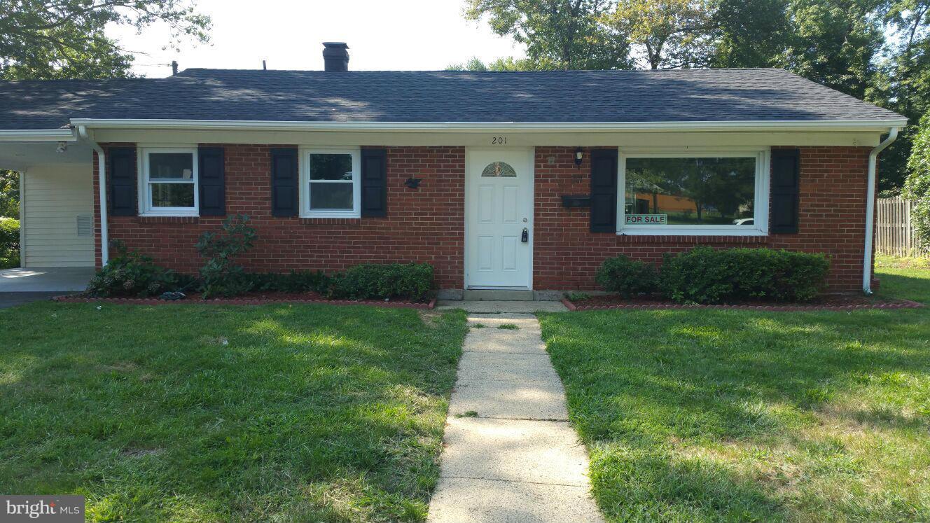 201 Rugby Road Manassas Park, VA 20111 - Photo 1 of 20 Exterior (Front)