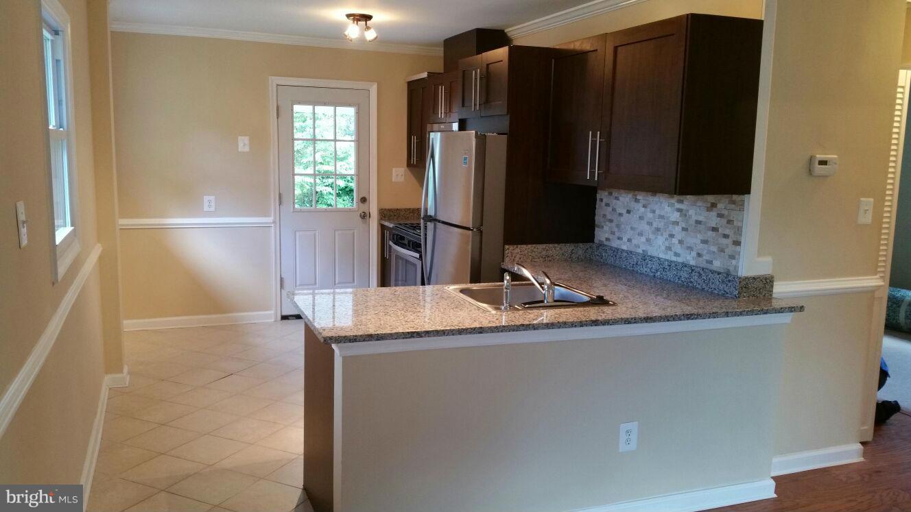 201 Rugby Road Manassas Park, VA 20111 - Photo 6 of 20 Kitchen