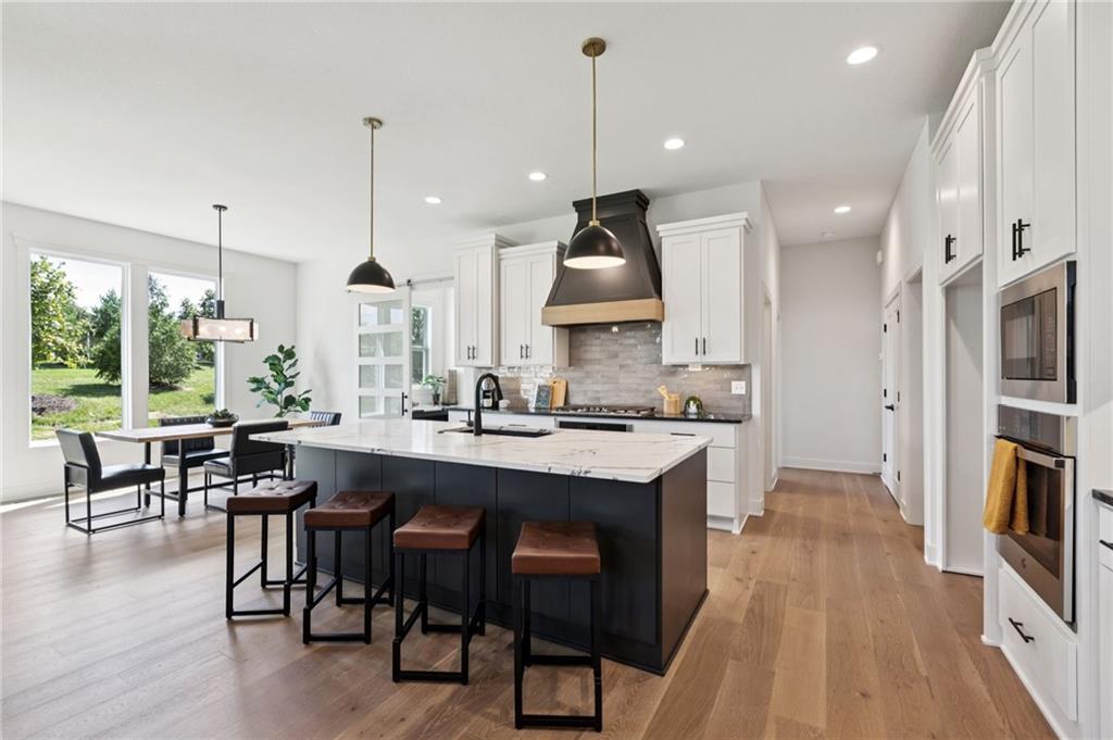 11463 South Aurora Street Olathe, KS 66061 - Photo 12 of 51