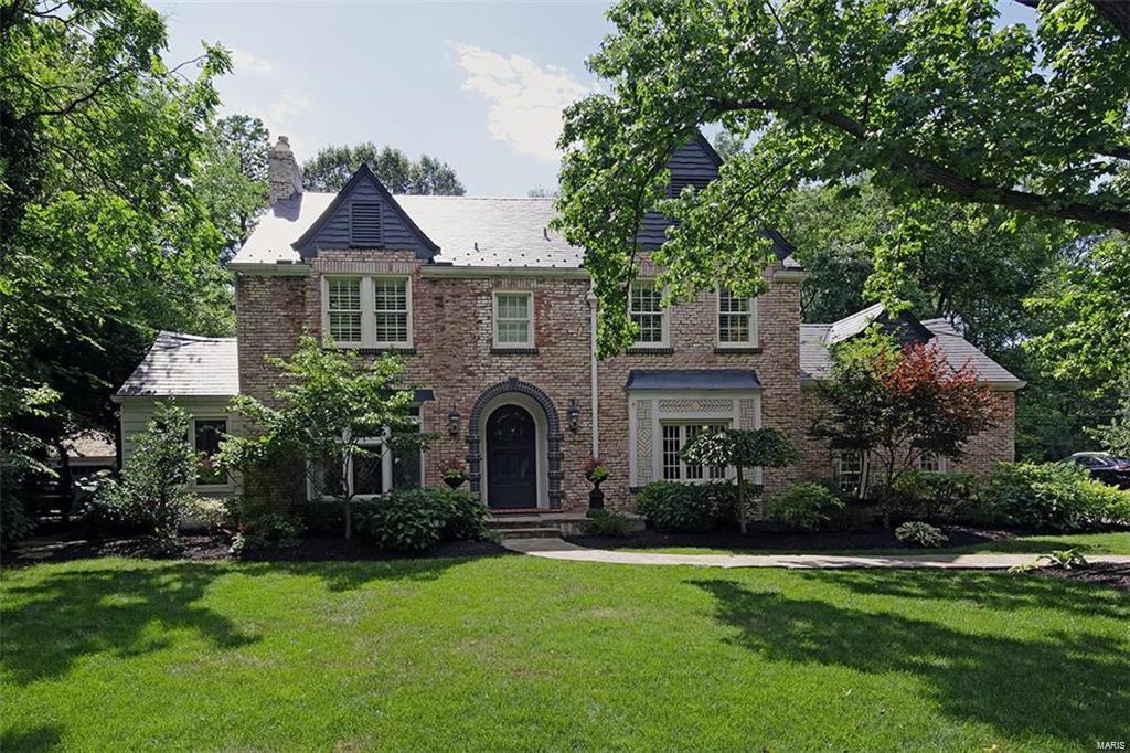 13 Granada Way St. Louis, MO 63124 - Photo 1 of 1