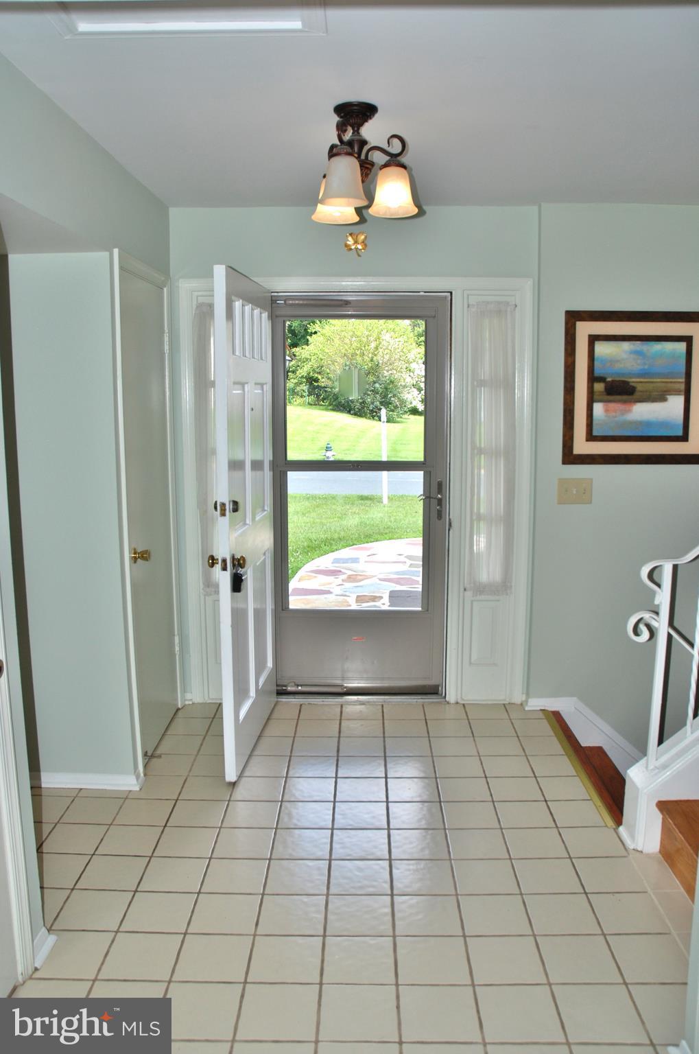 2325 Nees Lane Silver Spring, MD 20905 - Photo 3 of 30 Interior (General)