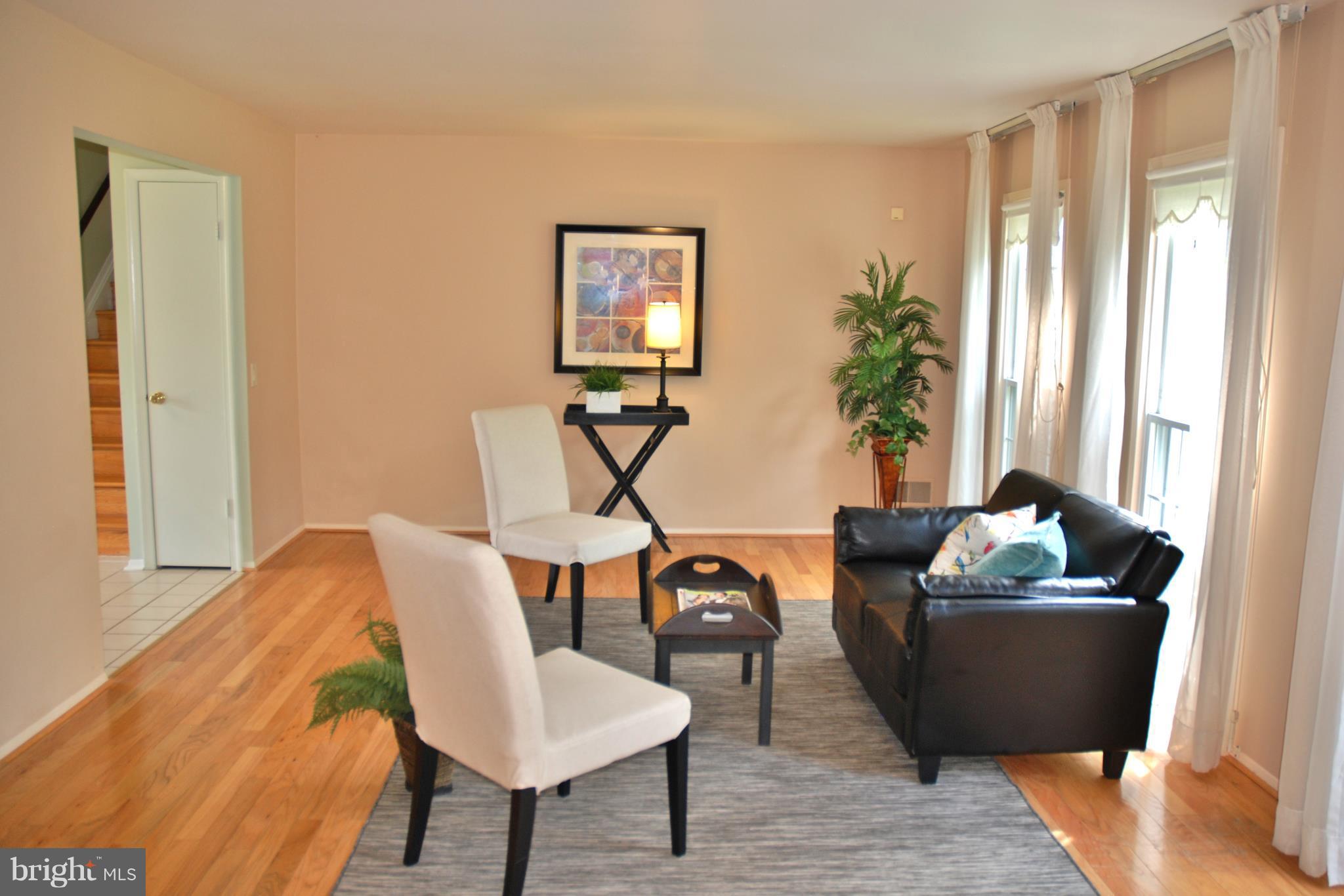 2325 Nees Lane Silver Spring, MD 20905 - Photo 5 of 30 Living Room