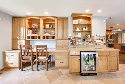 $749,900 | 845 Saugatuck Trail, Vernon Hills, IL 60061
