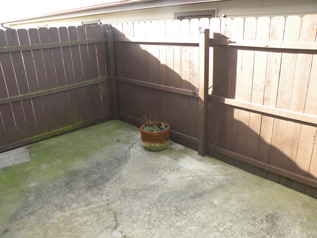 250 Circlegate Road, Unit 250 New Lenox, IL 60451 - Photo 22 of 25 a view of a porch