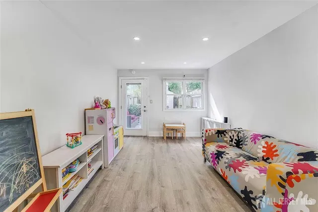 $775,000 | 129 Thorne Street, Jersey City, NJ 07307