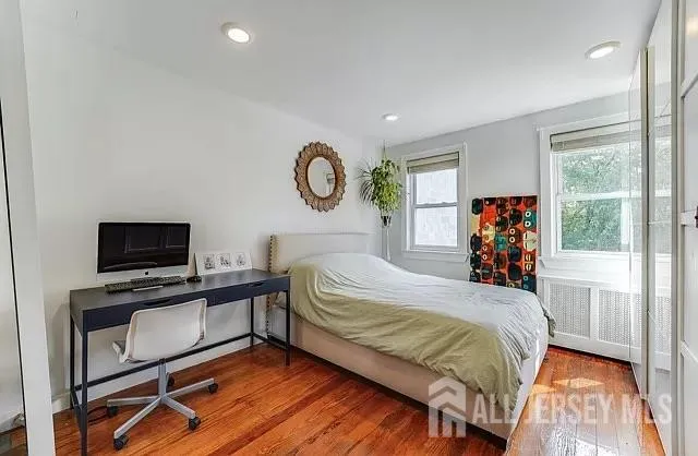 $775,000 | 129 Thorne Street, Jersey City, NJ 07307