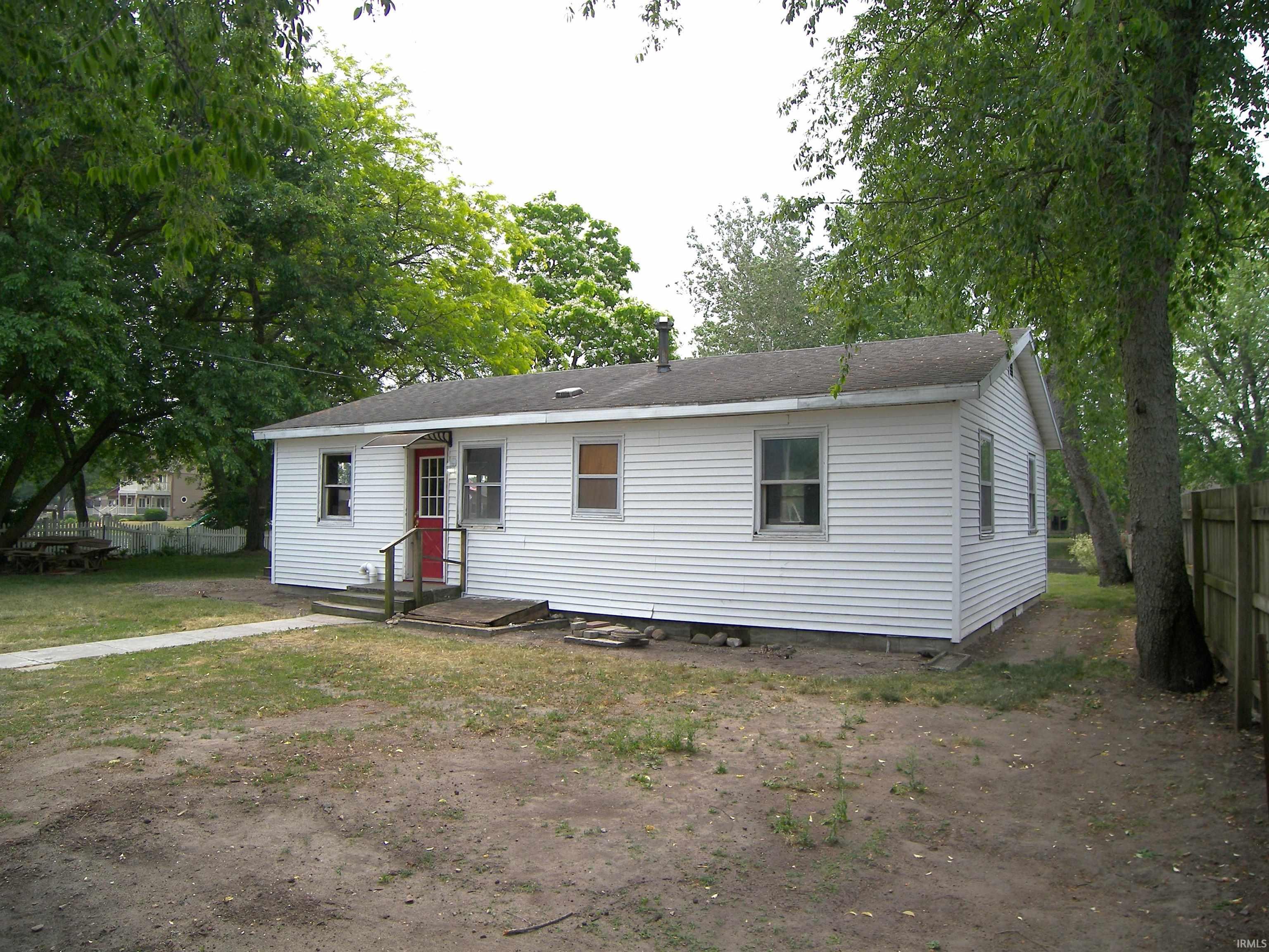 2107 Ball Court Rochester, IN 46975 - Photo 3 of 36