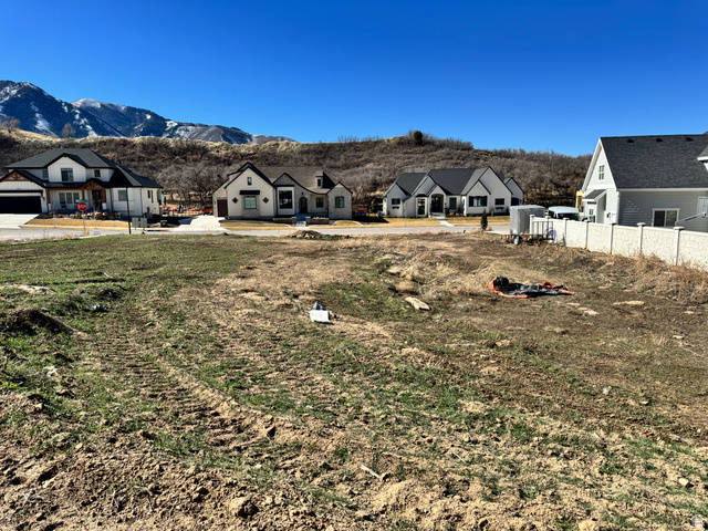 3583 South Mapleton Drive, Unit 13 Mapleton, UT 84664 - Photo 13 of 14 View of yard featuring a residential view and a mountain view
