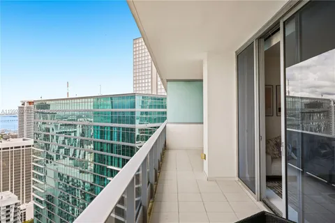 $8,000 | 200 Biscayne Blvd Way, Unit 5009, Miami, FL 33131