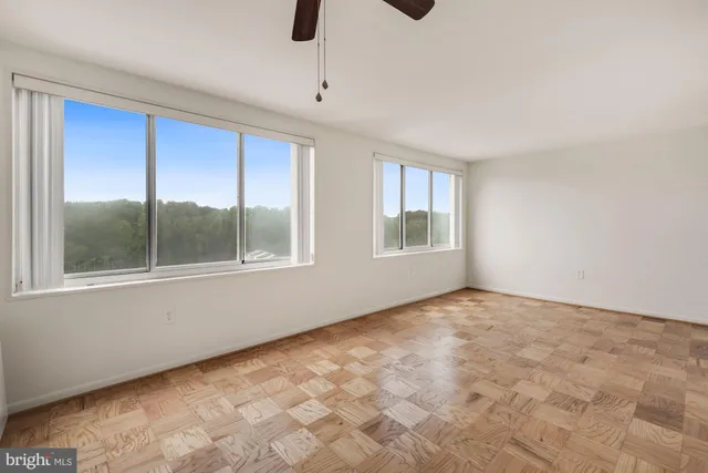 $1,500 | 10201 Grosvenor Place, Unit 1423, Rockville, MD 20852