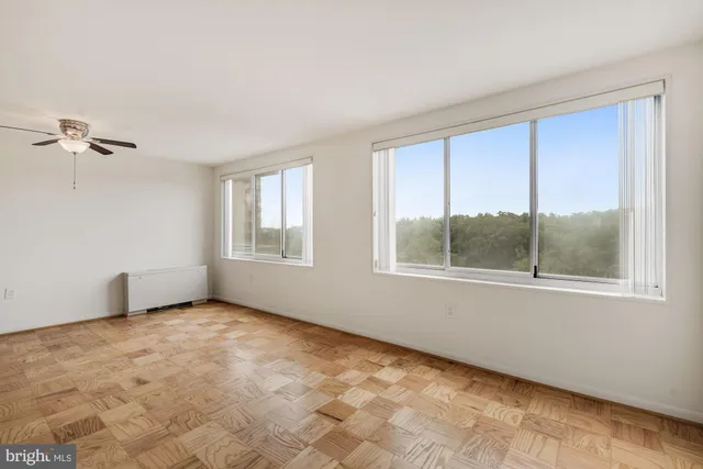 $1,500 | 10201 Grosvenor Place, Unit 1423, Rockville, MD 20852